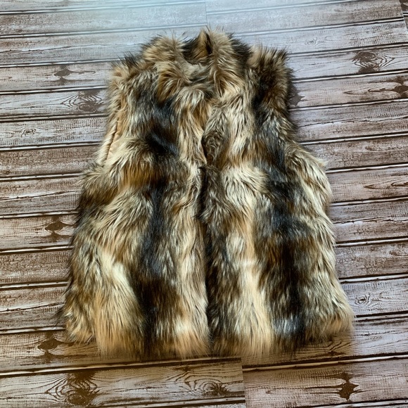 New Cisono By Cavalini Faux Fur Vest 